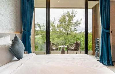 Deluxe Doppel- oder Zweibettzimmer mit Balkon — Kora Beach Resort Phuket
