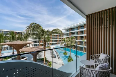 Studio mit Poolblick — Kora Beach Resort Phuket